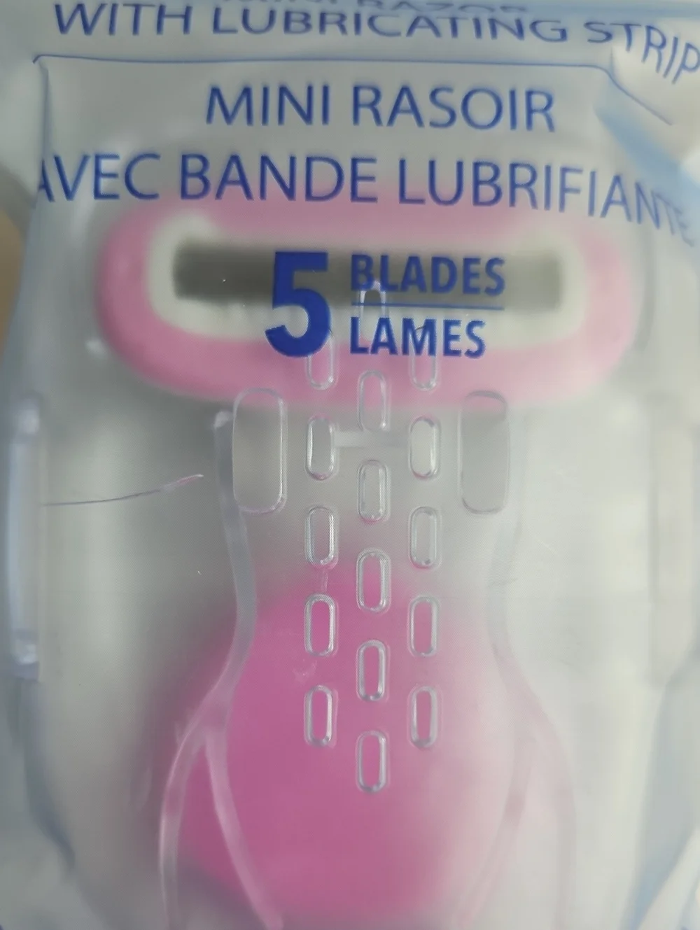 NWT TRAVEL ESSENTIAL VIRAL 5- BLADE ON-THE-GO MINI RAZOR 2x
